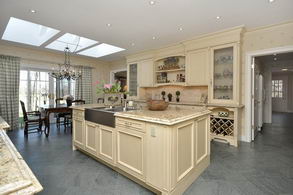 Kitchen - Country homes for sale and luxury real estate including horse farms and property in the Caledon and King City areas near Toronto